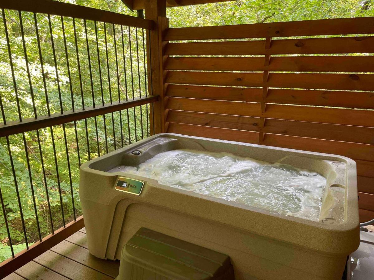 Cricket Hill Treehouse By Amish Country Lodging Millersburg Ngoại thất bức ảnh