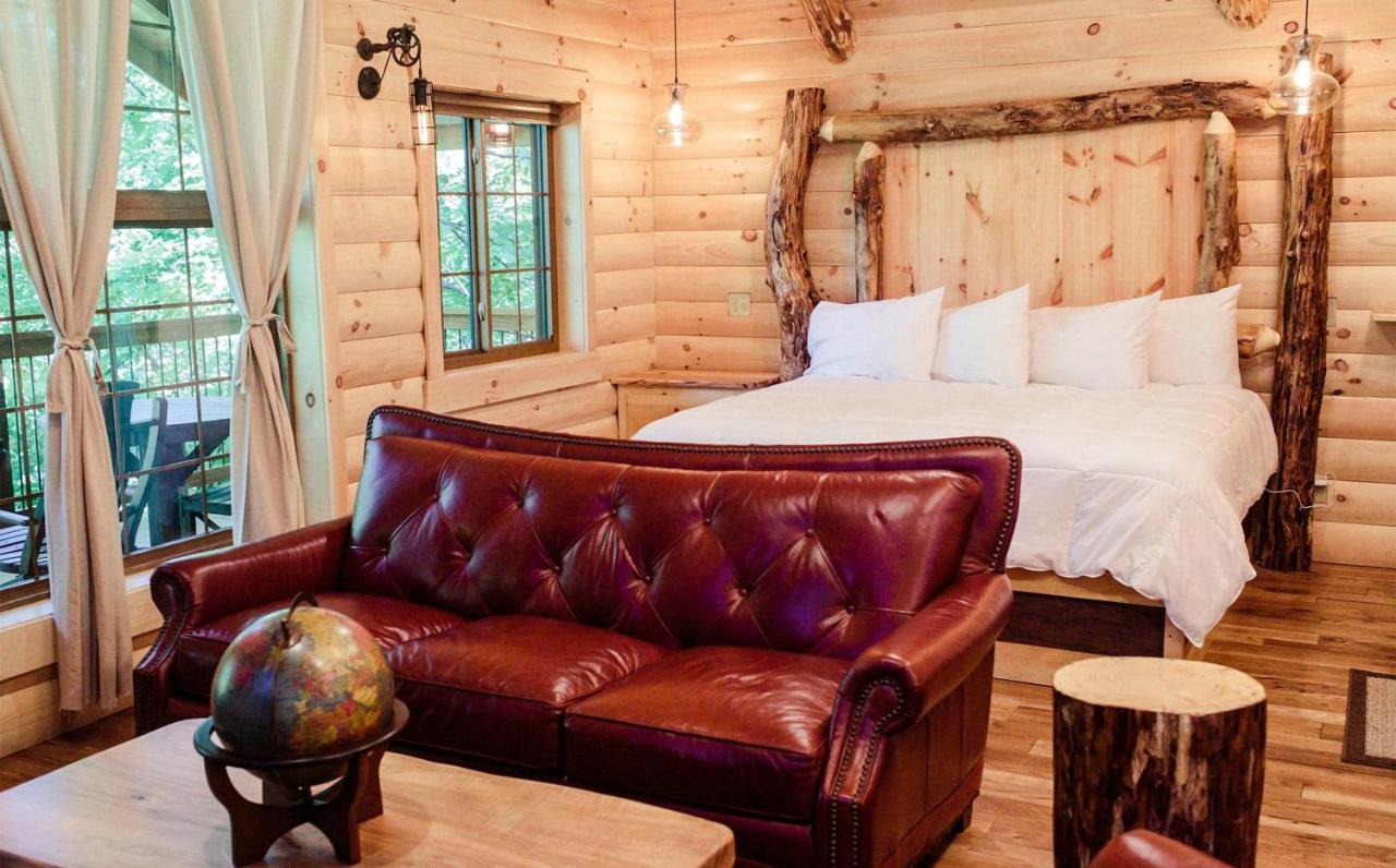 Cricket Hill Treehouse By Amish Country Lodging Millersburg Ngoại thất bức ảnh